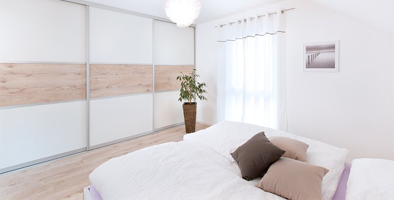 Das Elternschlafzimmer bietet ausreichend Platz für einen übergroßen Einbauschrank Copyright: TALBAU-Haus GmbH