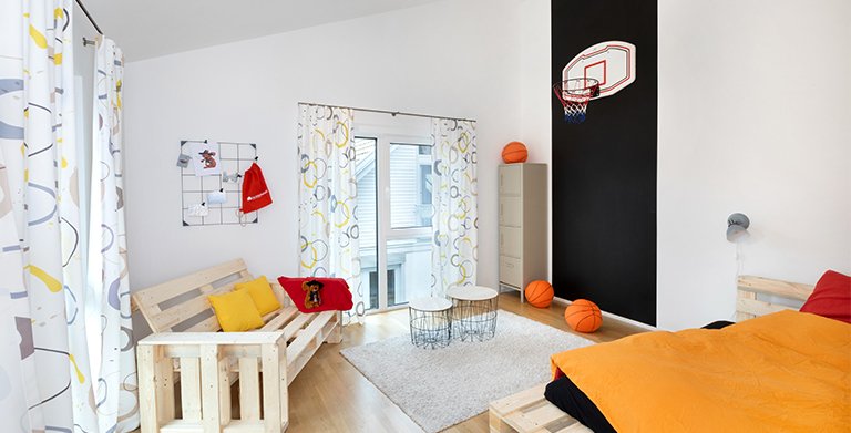 Die Kinder- und Jugendzimmer können aufgrund der Deckenhöhe nach Wunsch zusätzlich mit einer Schlafempore geplant werden Copyright: TALBAU-Haus GmbH