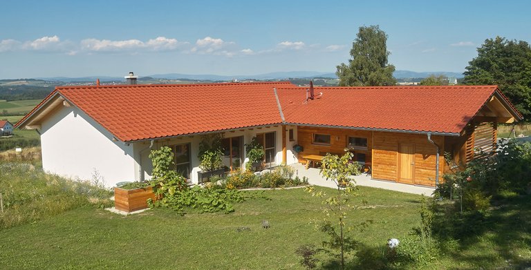 Kundenhaus HECHTER - Ansicht Terrassenseite Copyright: Sonnleitner Holzhausbau