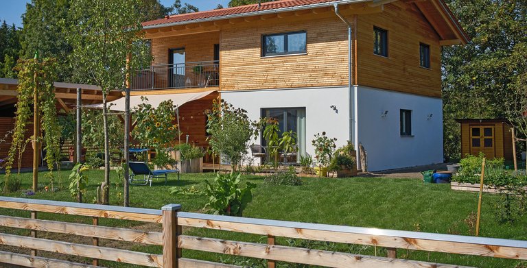 Kundenhaus MÜHLDORF - Ansicht Gartenseite Copyright: Sonnleitner Holzbauwerke